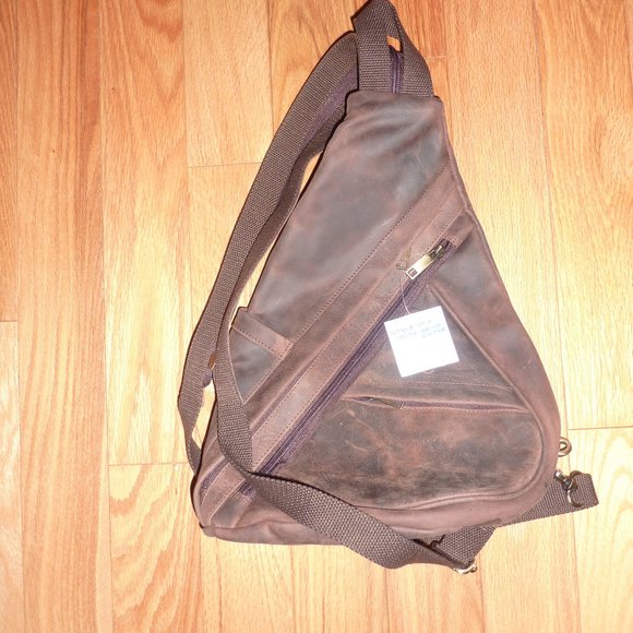 Manitoba Buffalo Leather Backpack/Sling Day Bag Unisex - Picture 5 of 5